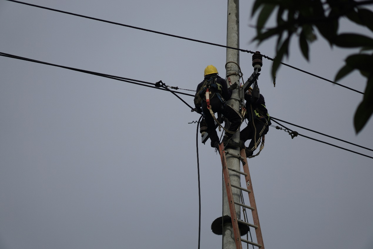 การติดตั้งเครือข่าย FTTH: การเชื่อมต่อใยแก้วนำแสงความเร็วสูง