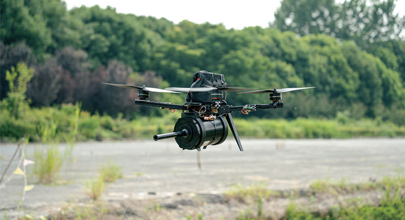 UAV แบบไฟเบอร์ออปติก: การปฏิวัติแบบมีสายในการบินป้องกันการติดขัด